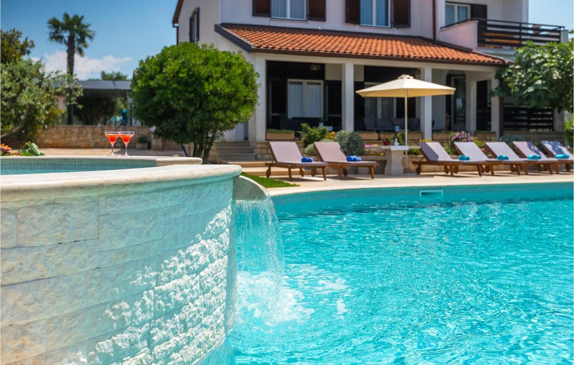 Villa David โปเรช ภายนอก รูปภาพ