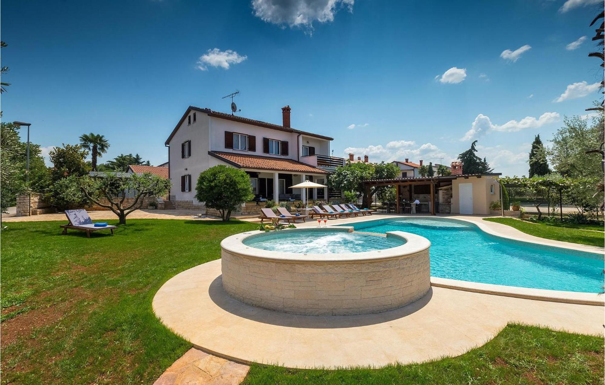 Villa David โปเรช ภายนอก รูปภาพ