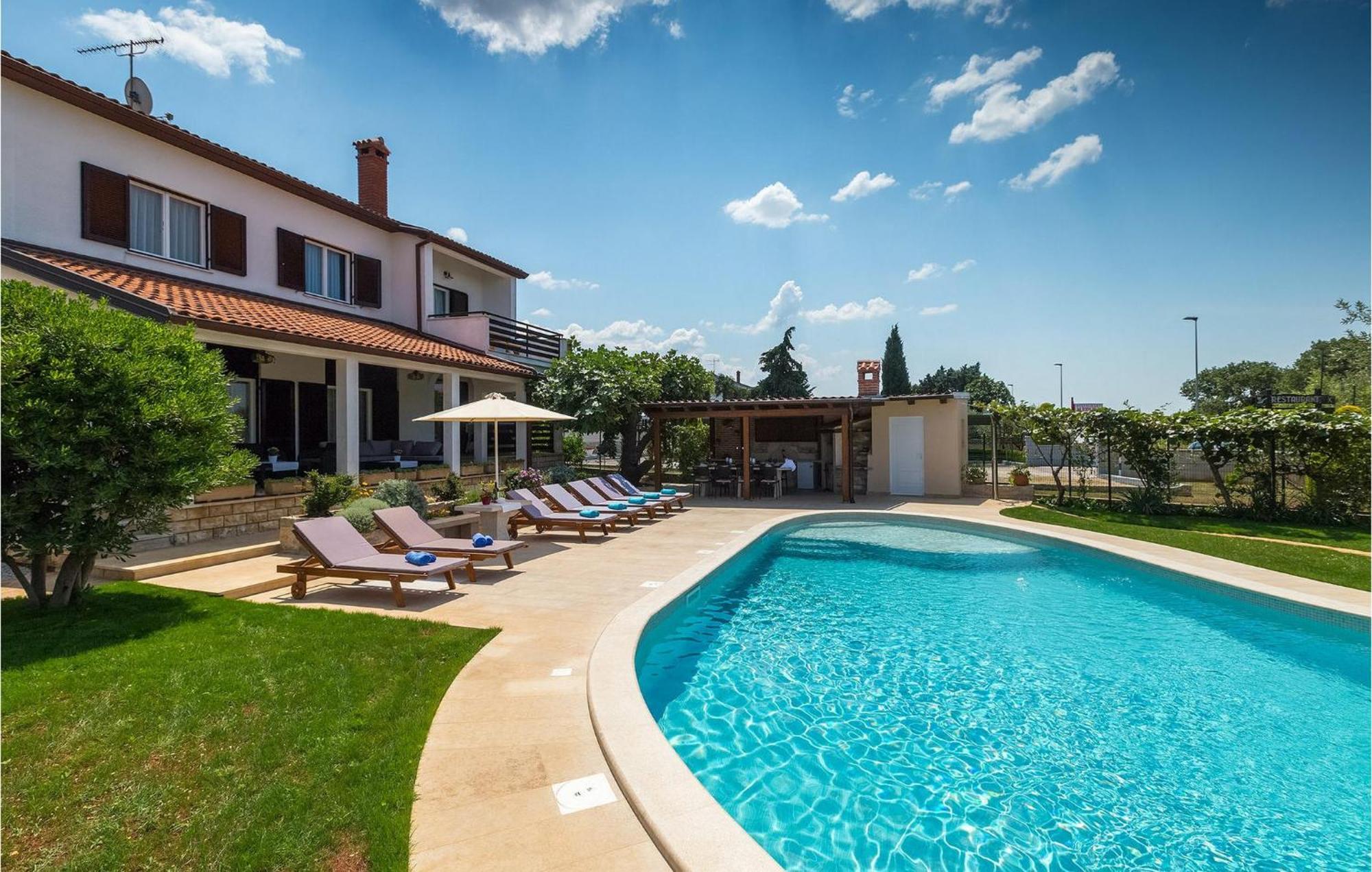 Villa David โปเรช ภายนอก รูปภาพ